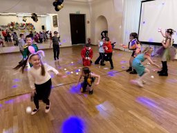 Bal karnawałowy na Zamku w Toszku klas 1b, 1c, 2c